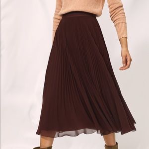 Wilfred Twirl skirt from Aritzia - burgundy
